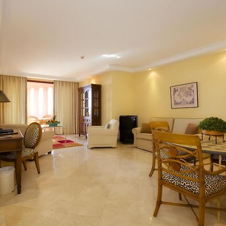Bahia Beach Apartments Estepona Værelse billede