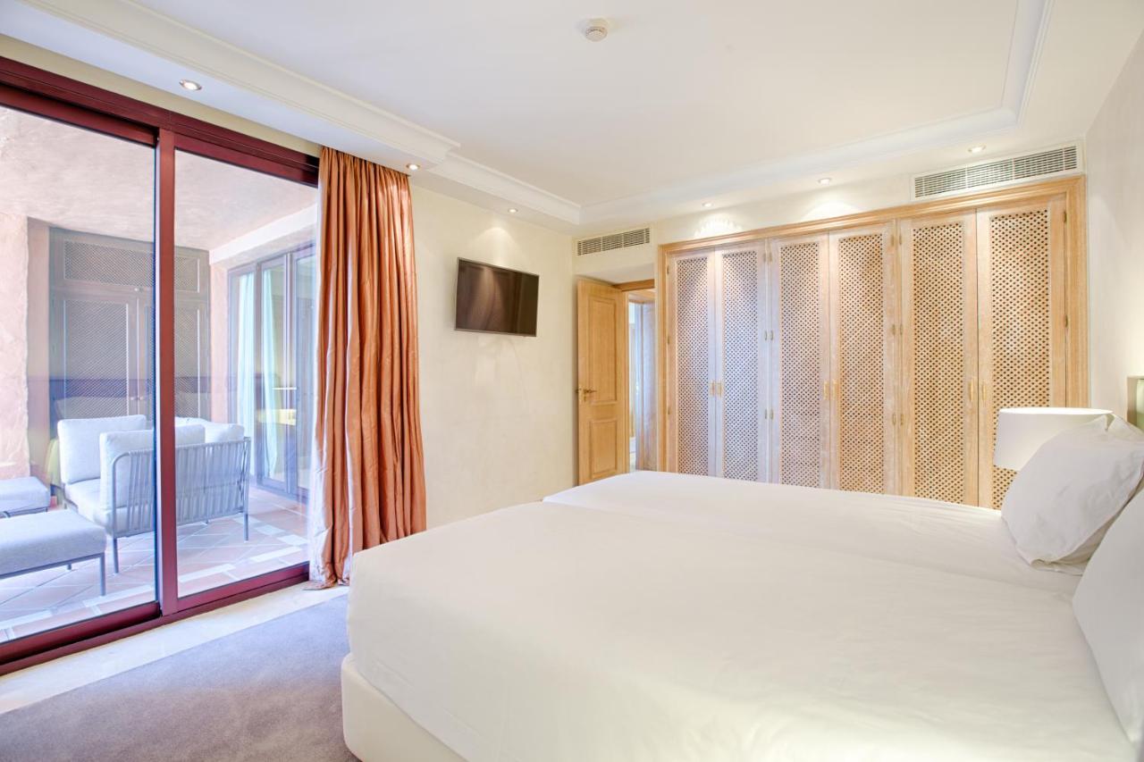 Bahia Beach Apartments Estepona Eksteriør billede