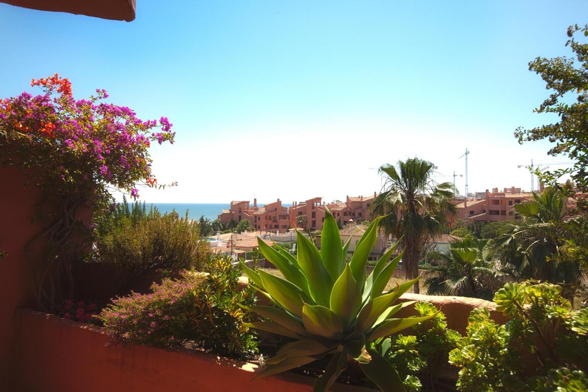 Bahia Beach Apartments Estepona Værelse billede