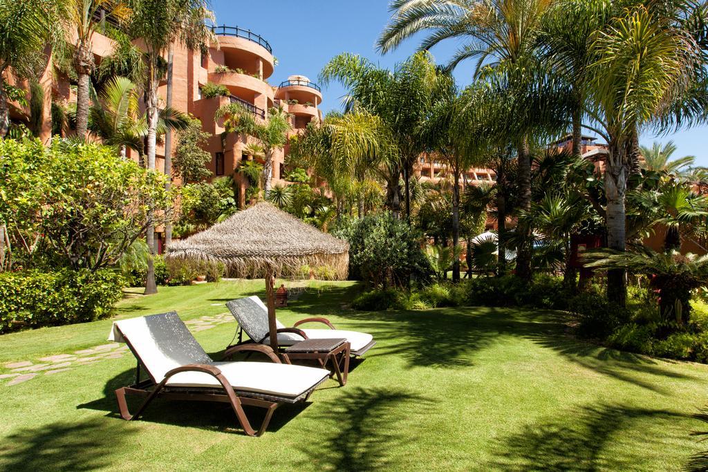 Bahia Beach Apartments Estepona Eksteriør billede