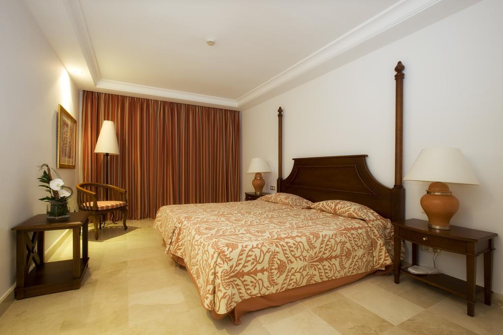 Bahia Beach Apartments Estepona Værelse billede