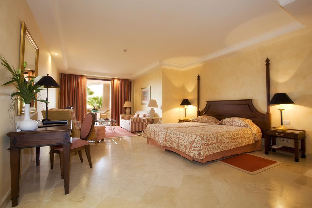 Bahia Beach Apartments Estepona Værelse billede
