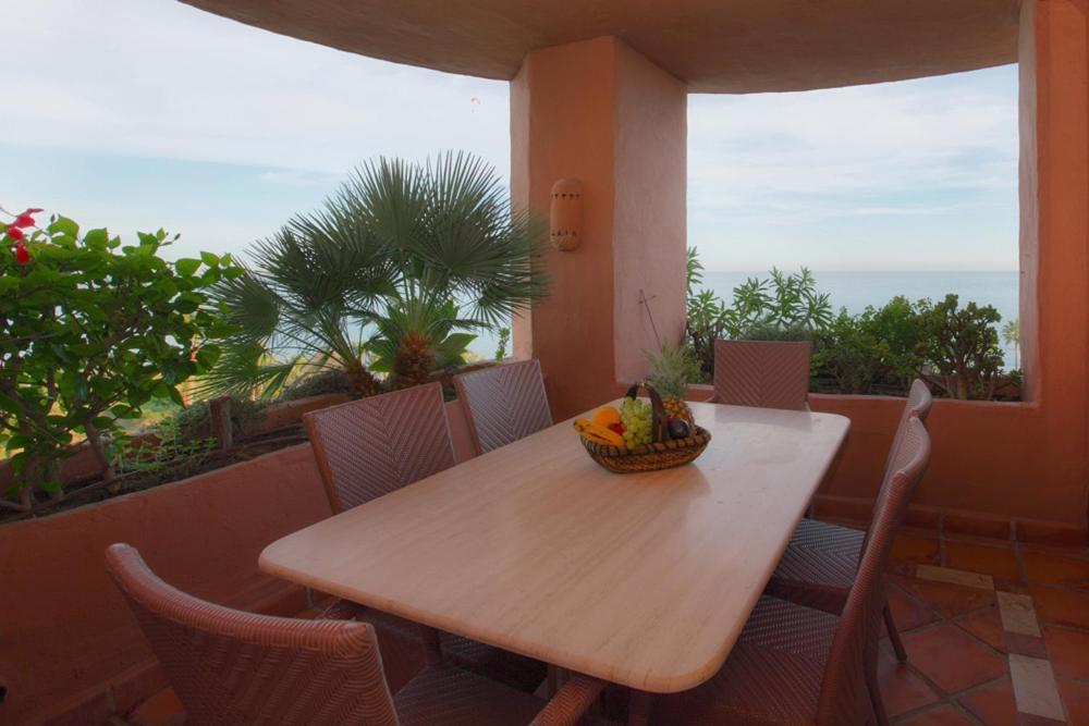 Bahia Beach Apartments Estepona Eksteriør billede