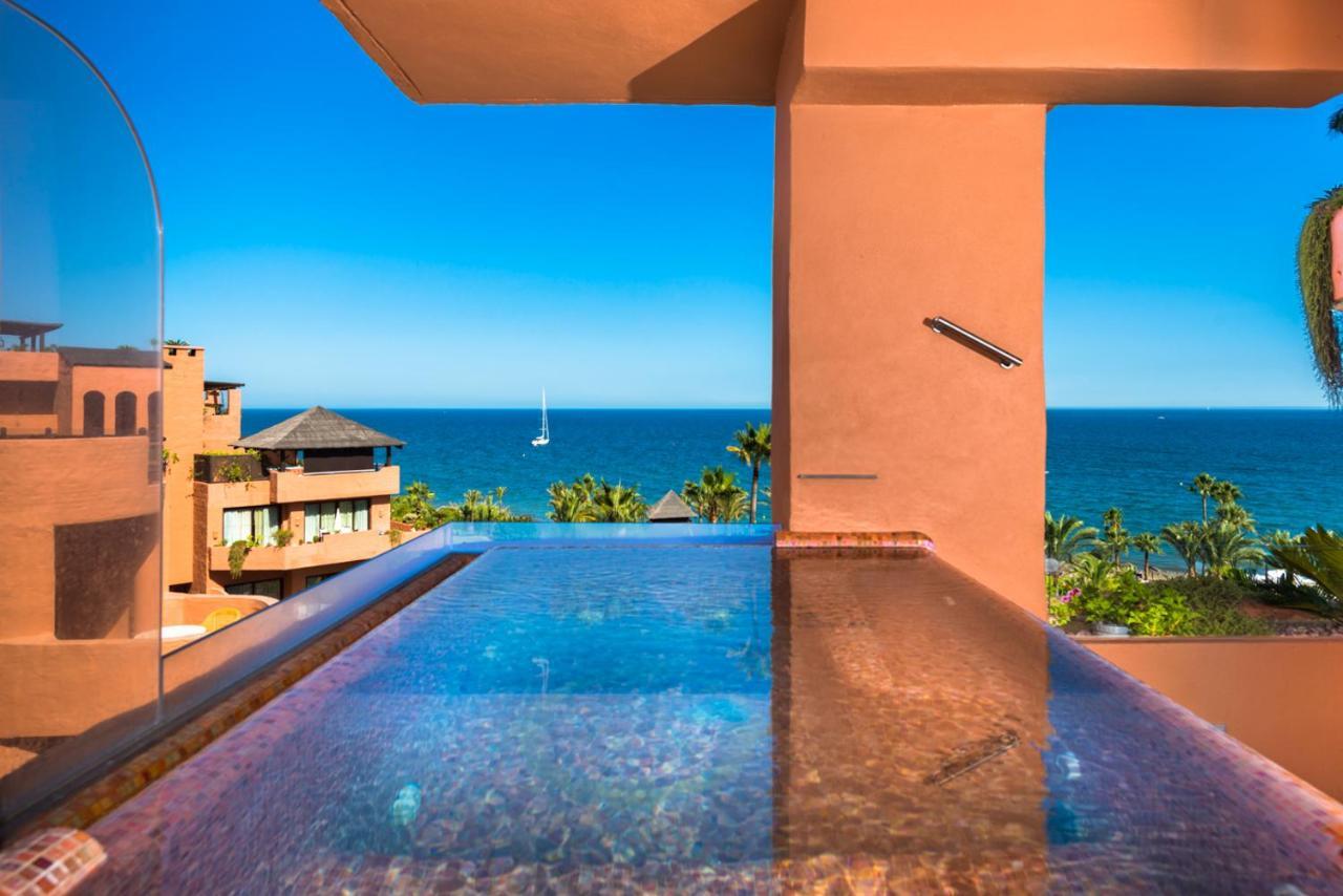 Bahia Beach Apartments Estepona Eksteriør billede